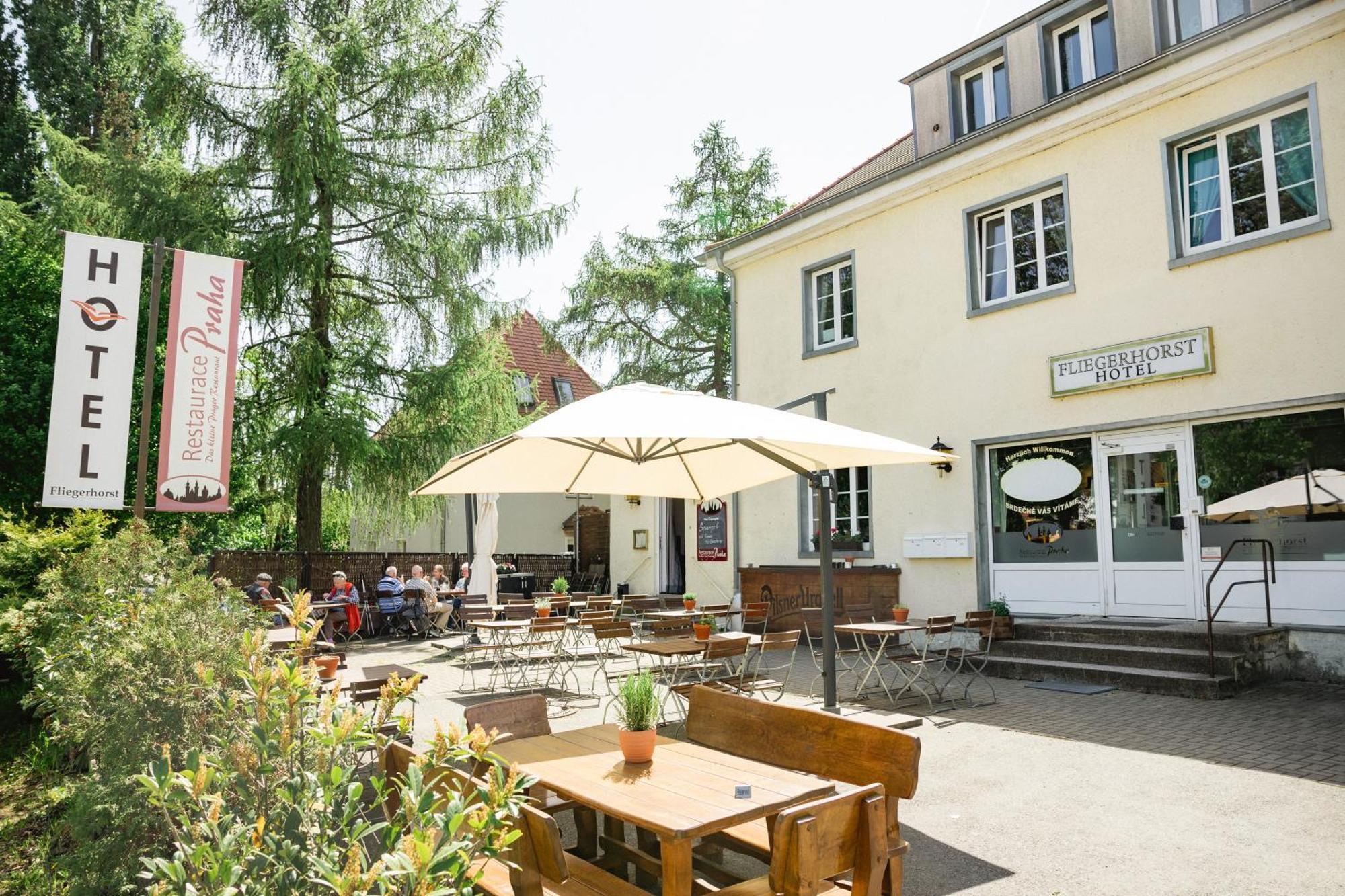 Fliegerhorst Hotel Dresden Eksteriør billede